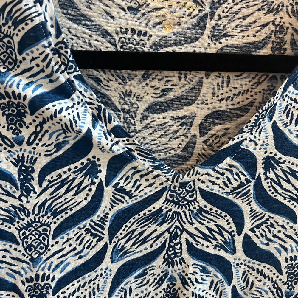 Lilly Pulitzer Blue & White Print Top | XS | 100% Cotton - Picture 2 of 5
